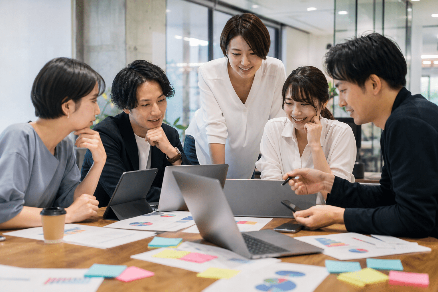 採用SNS運用代行会社12選｜費用・対応媒体・応募につながる選び方のアイキャッチ画像
