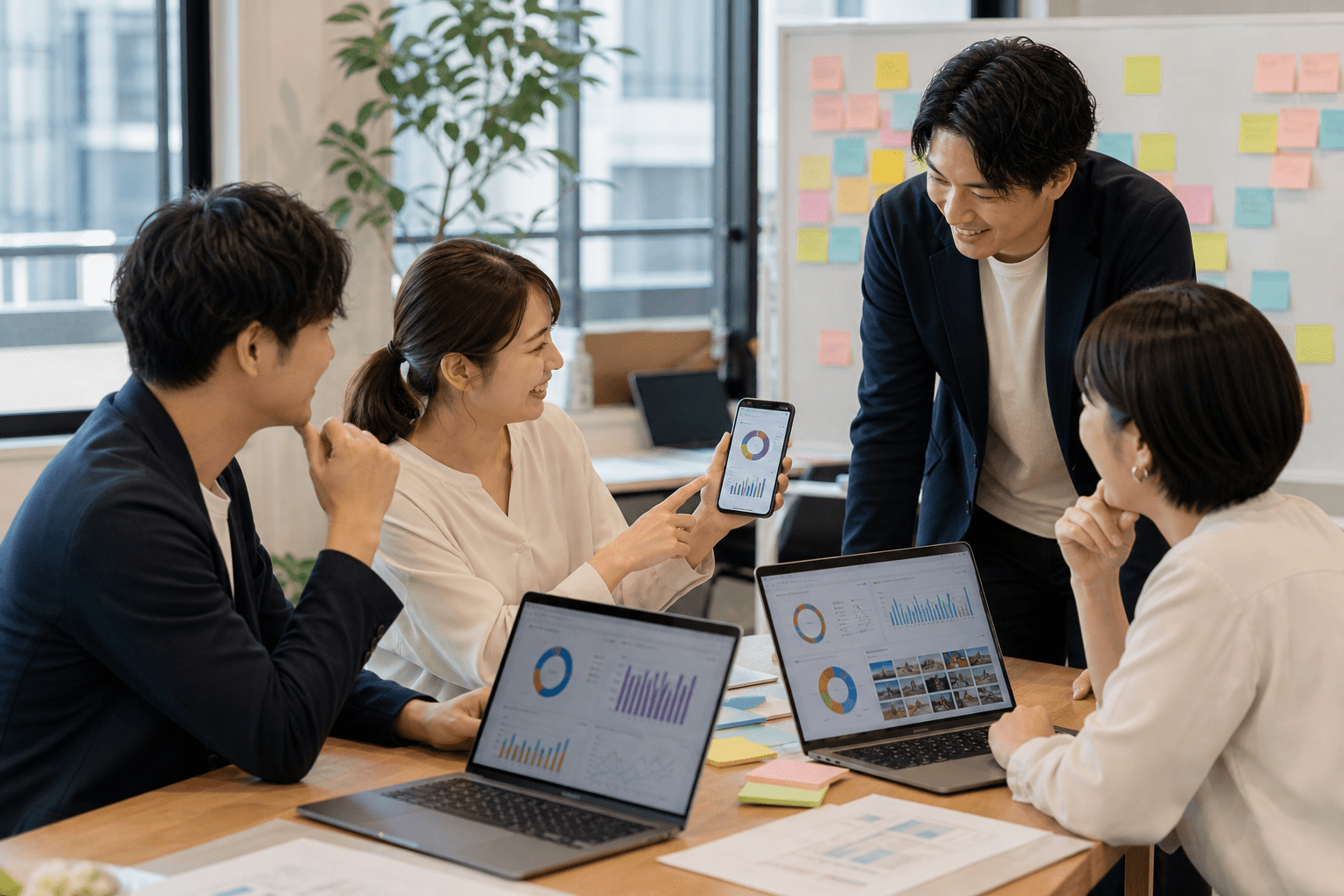 成果報酬型のSNS運用代行とは?固定報酬型との違いをイメージした画像