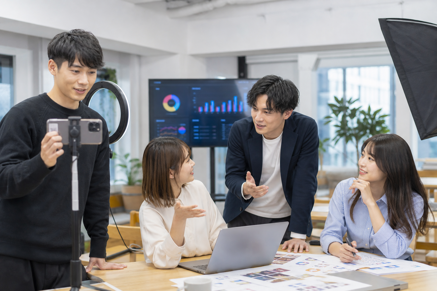 おすすめに乗る仕組み:段階的なテスト配信をイメージした画像
