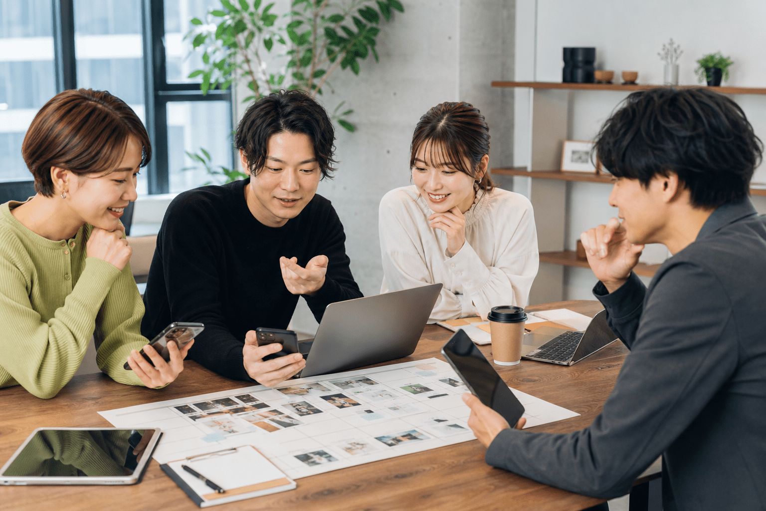 フィード投稿のサイズと「4:5と3:4問題」をイメージした画像